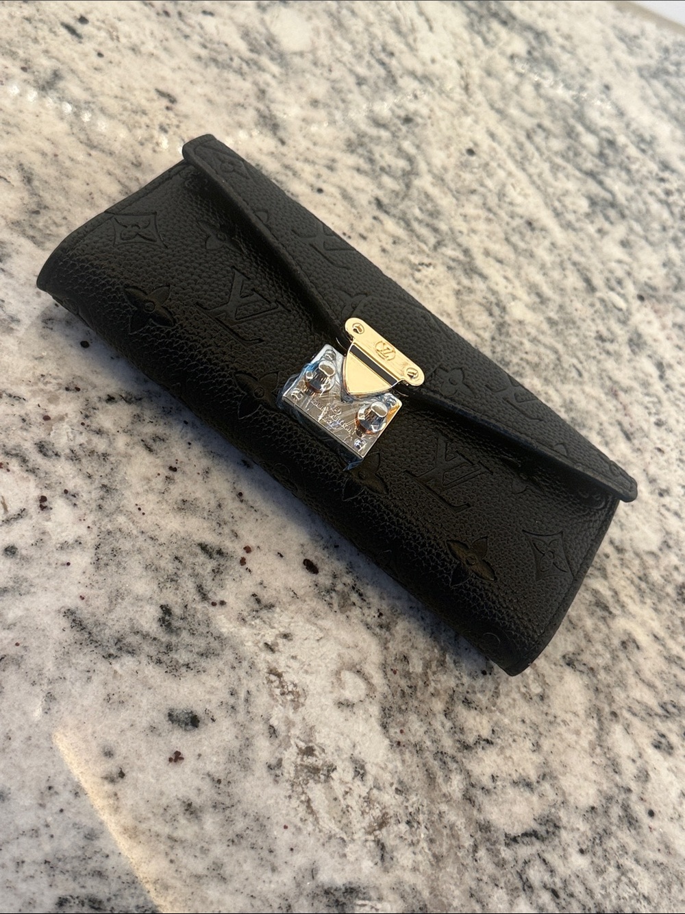 Wallet - Picture 1 of 12